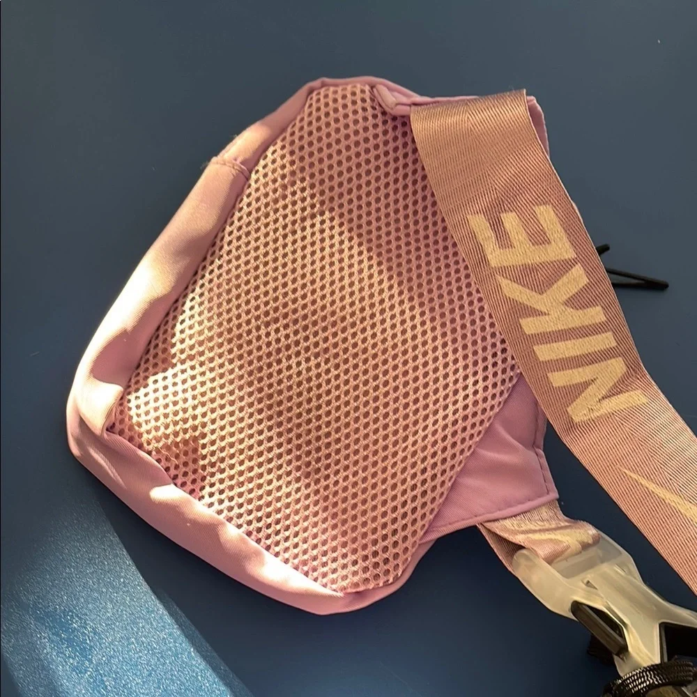 Nike Lilac/Purple Crossbody Bag - Picture 3 of 4